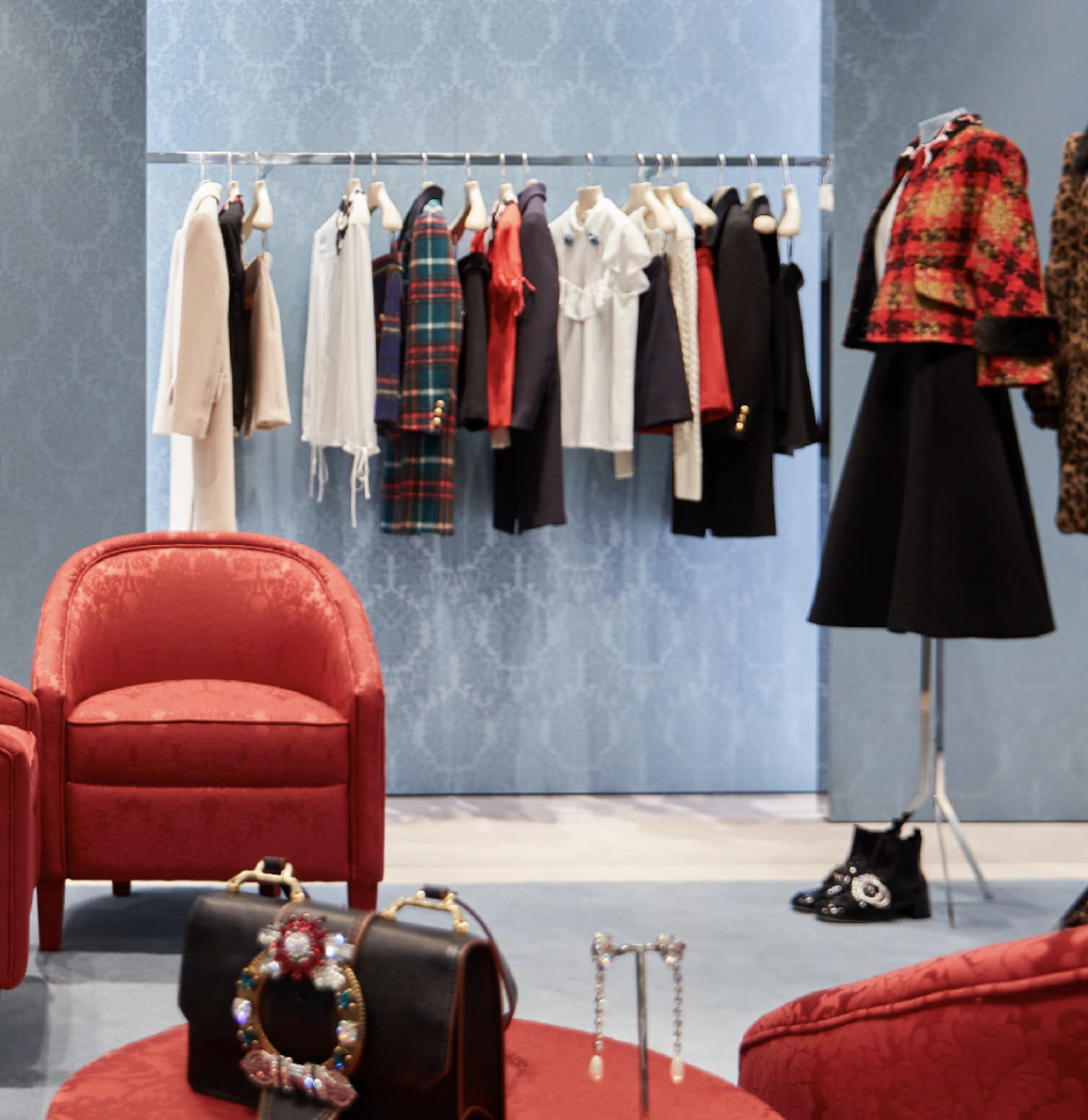 Prada solidaria