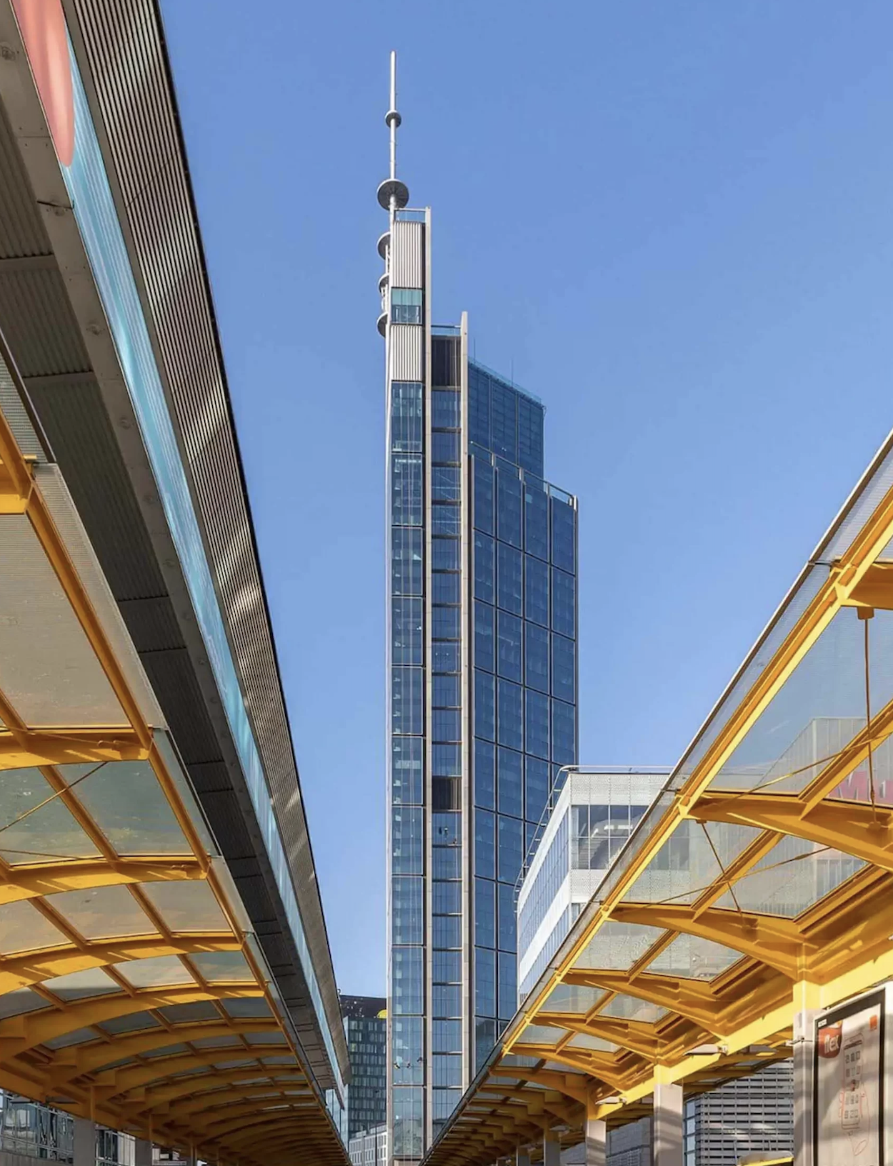 Rascacielos Varso Tower