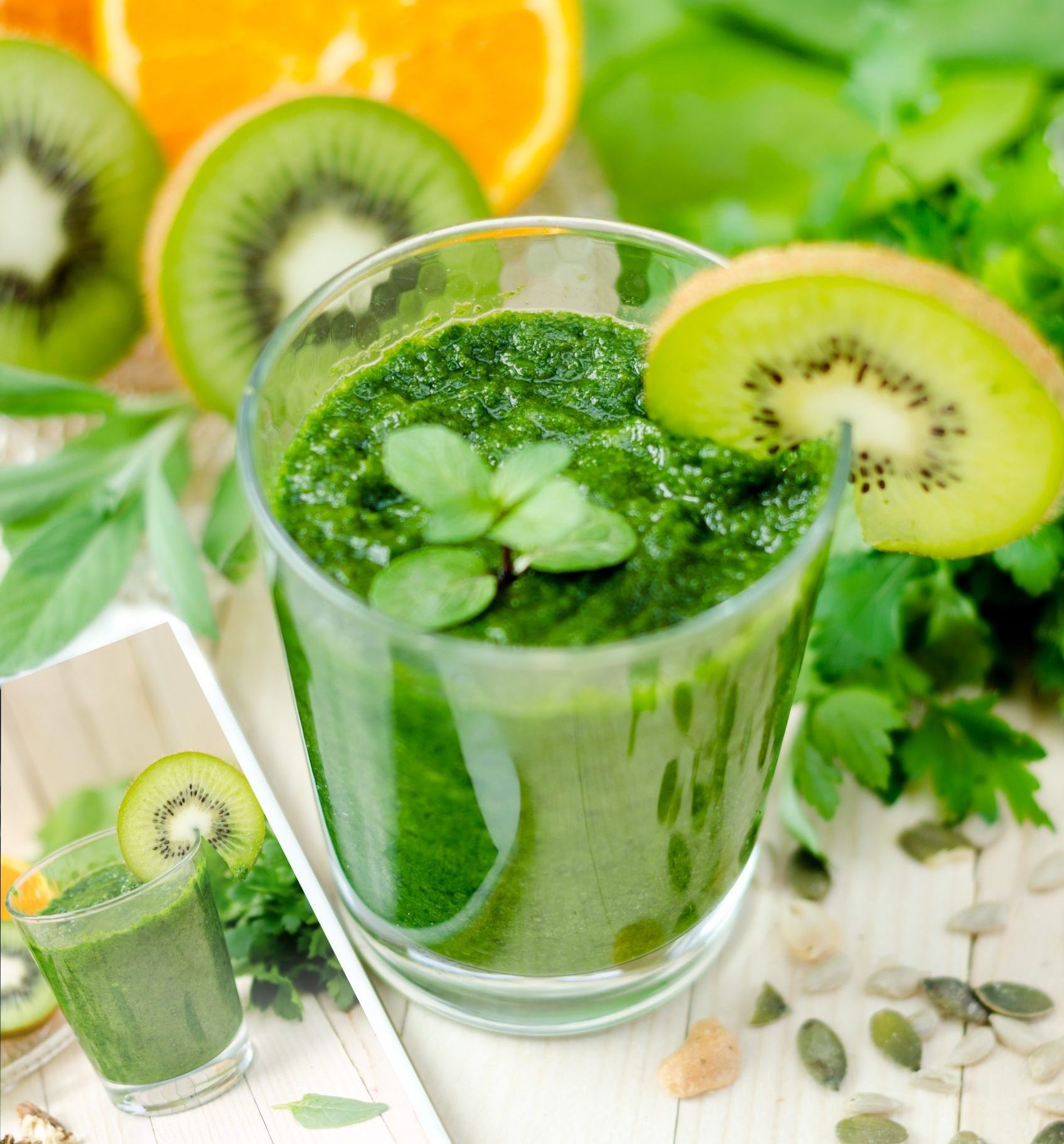Batido de espinacas, naranja y kiwi