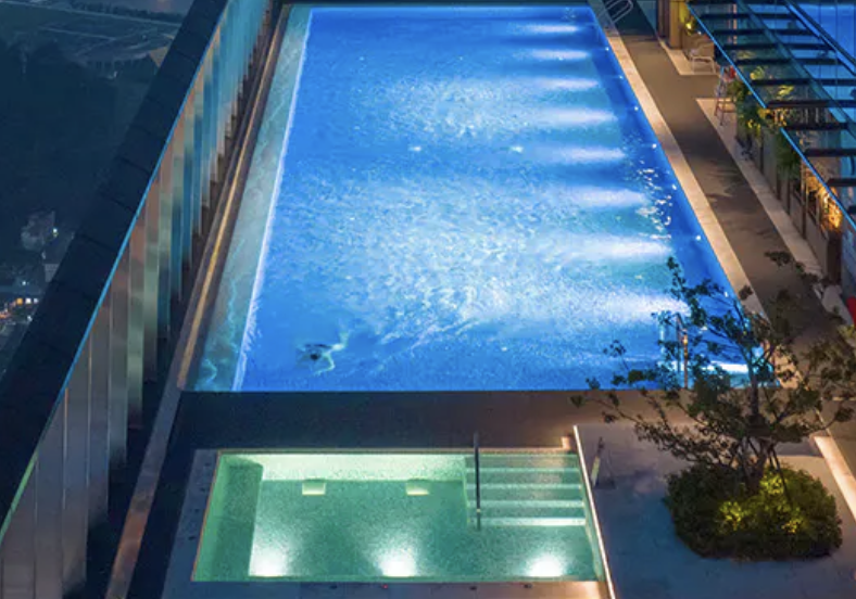 Piscina m&aacute;s alta del mundo