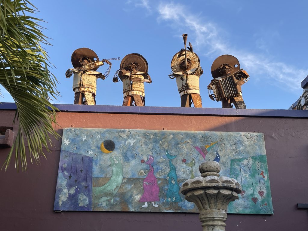 Los espantos en el Hotel California
