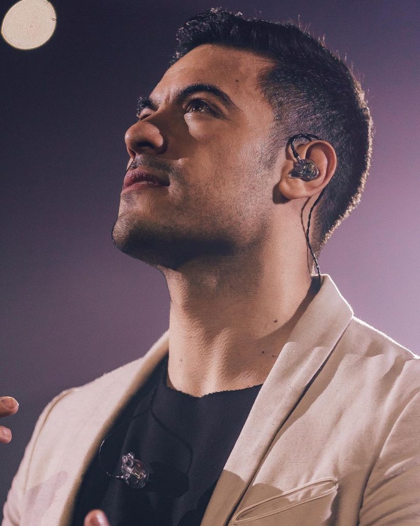 Carlos Rivera en concierto