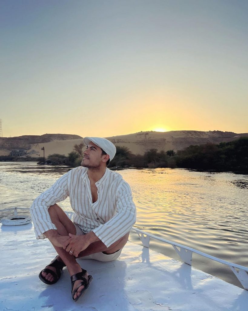Carlos Rivera navegando