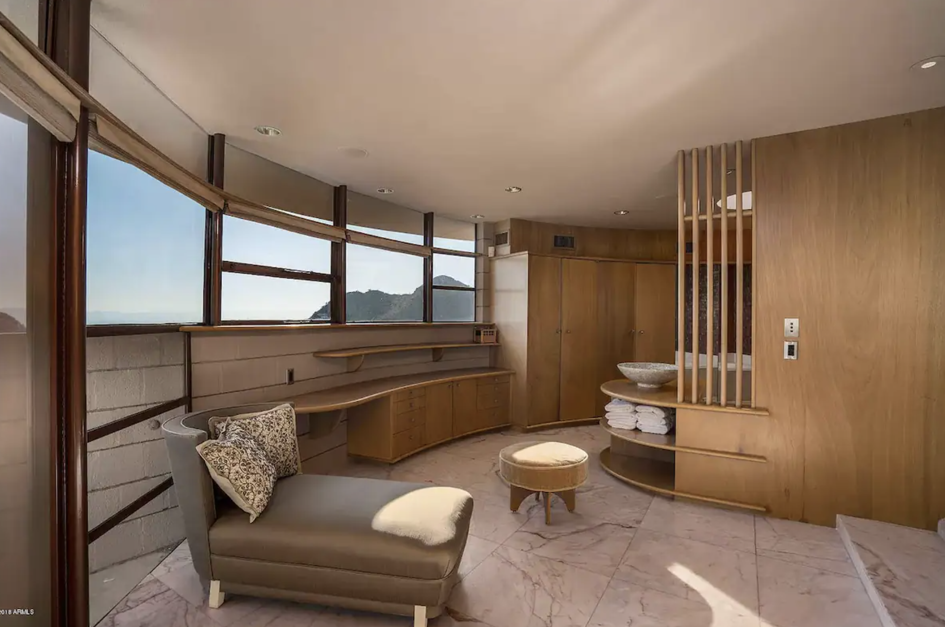 Circular Sun House