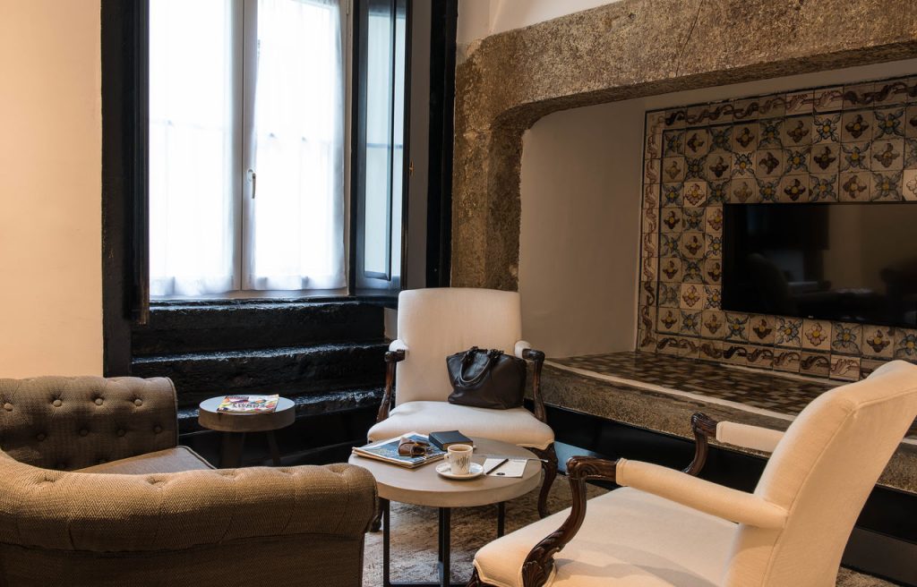 Foto Sal&oacute;n Suite Hotel Alma Lusa