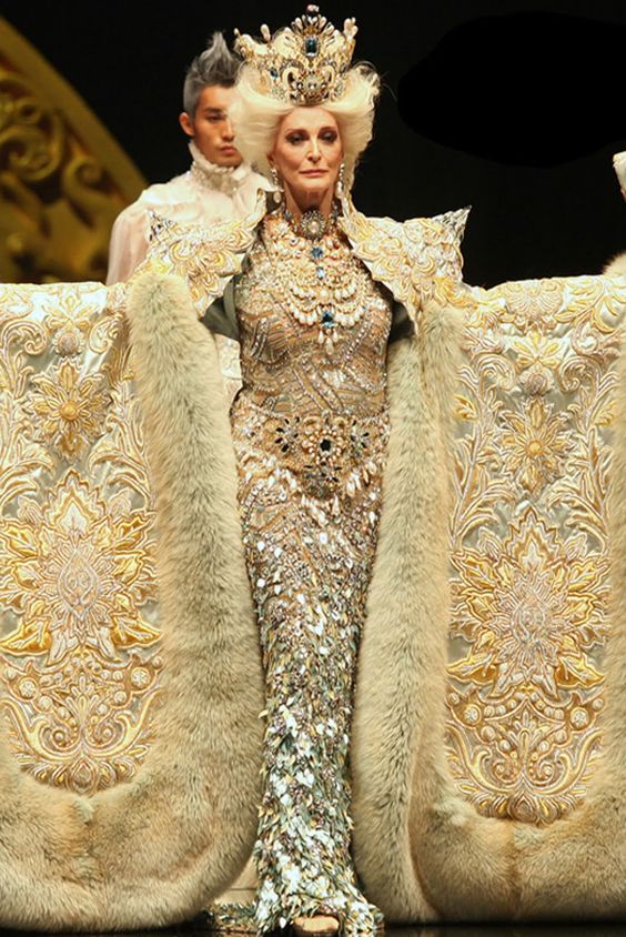 Foto Desfile Guo Pei