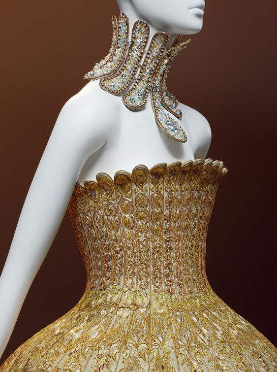 Foto vestido Guo Pei