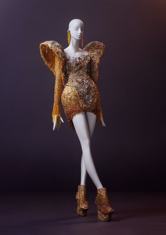 Foto Vestido Guo Pei