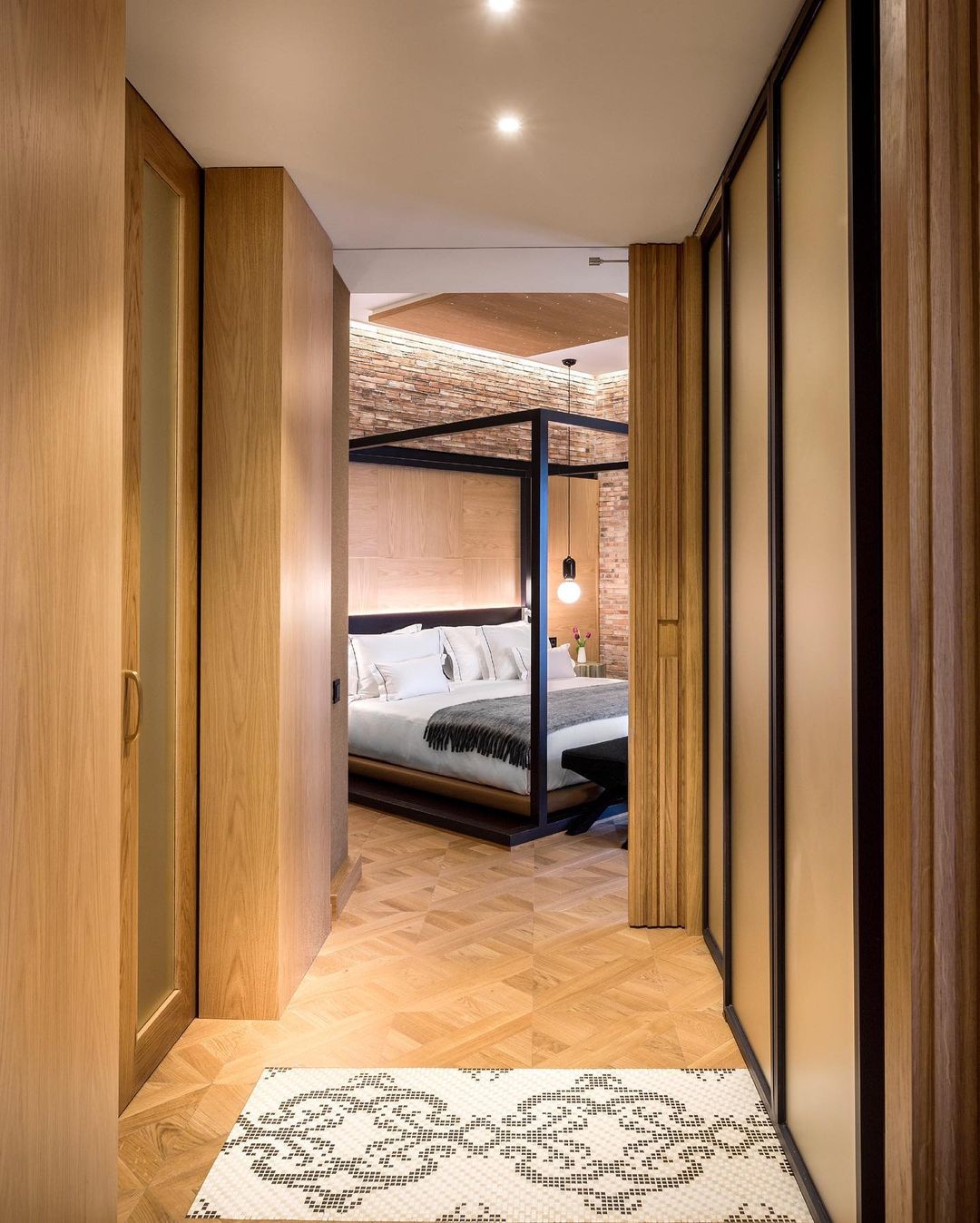 Monument Hotel