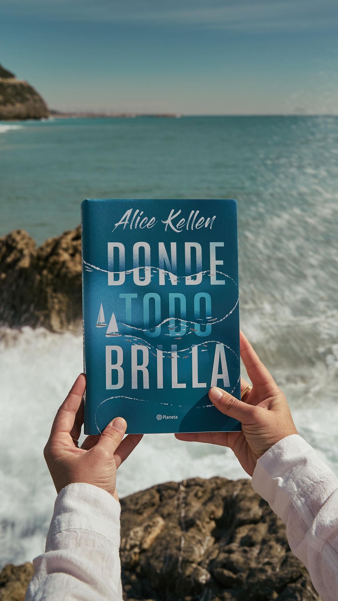 Libro 'Donde todo brilla' de Alice Kellen