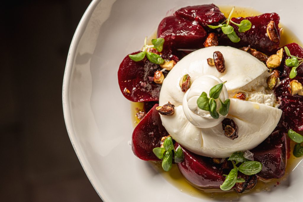 Plato de burrata en Ticu&iacute;