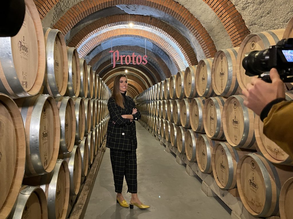 Foto de Ona Carbonell en las bodegas Protos