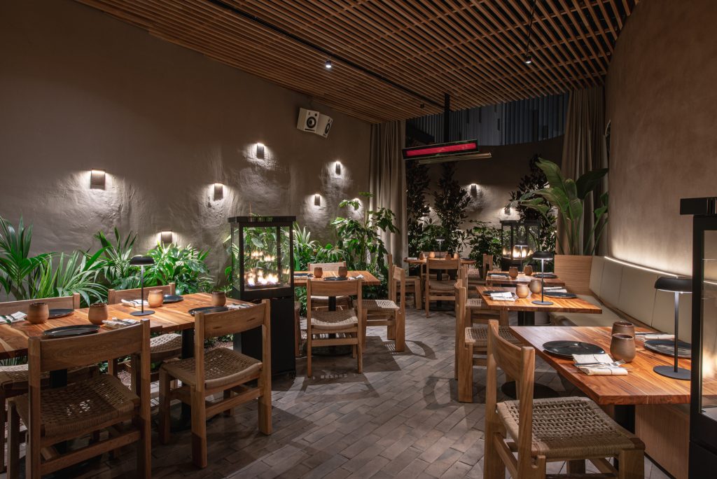 Interior del restaurante Ticu&iacute;