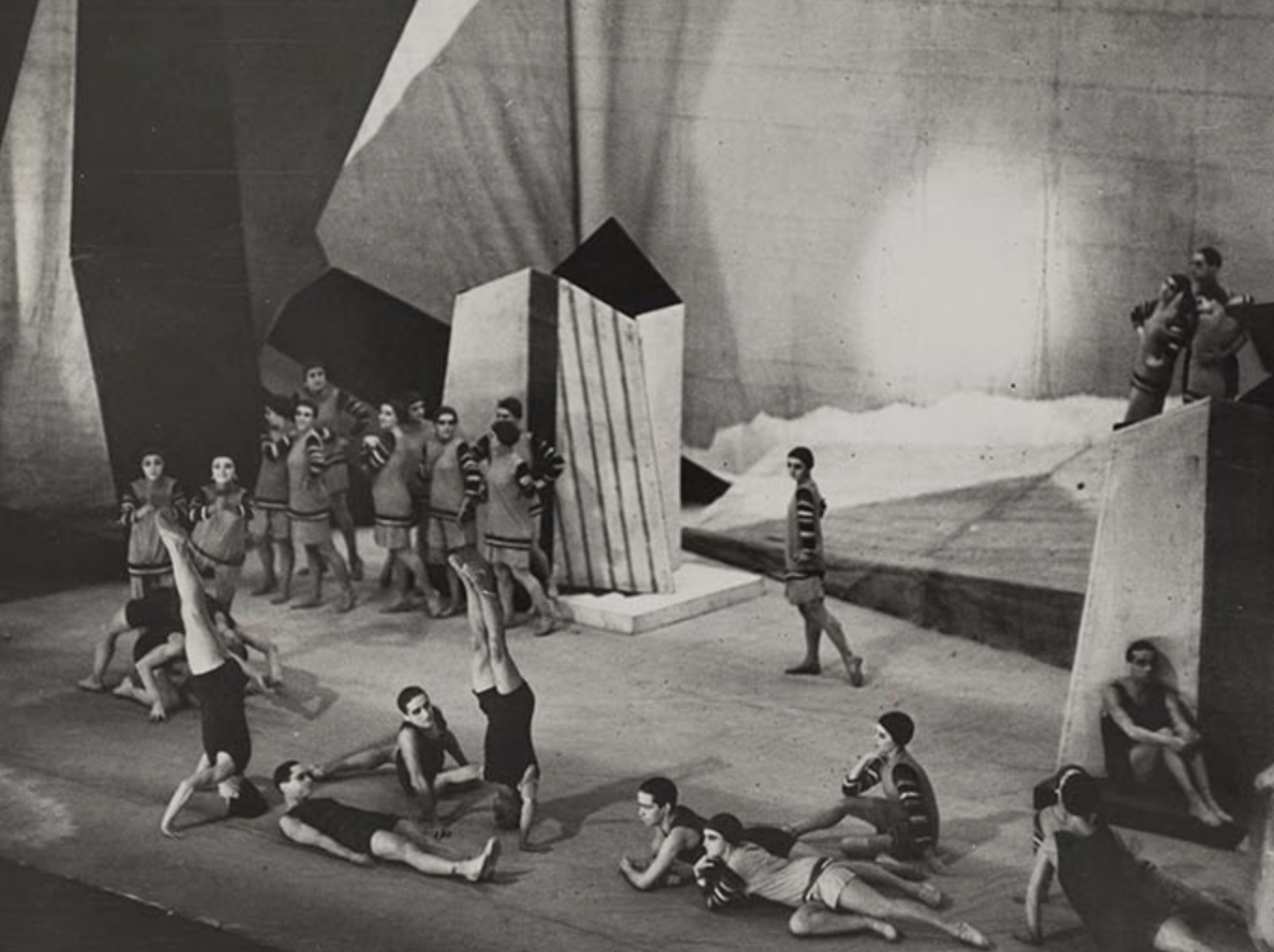 Chanel y el ballet El tren azul