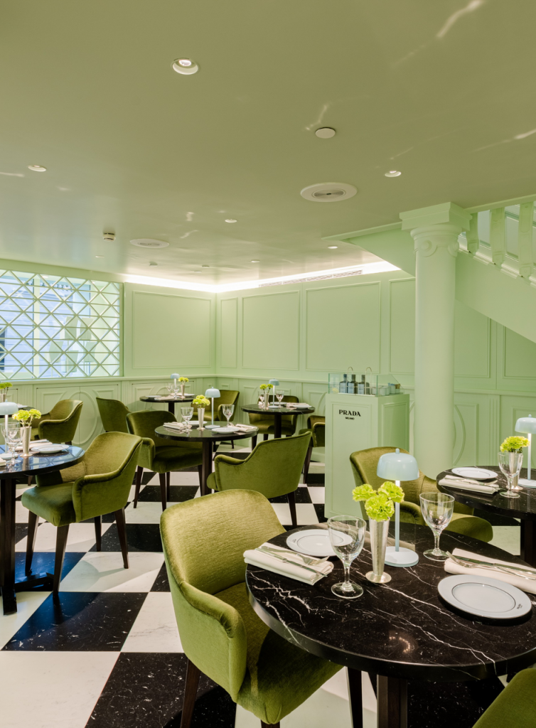 Sala interior Prada Caffè en Harrods