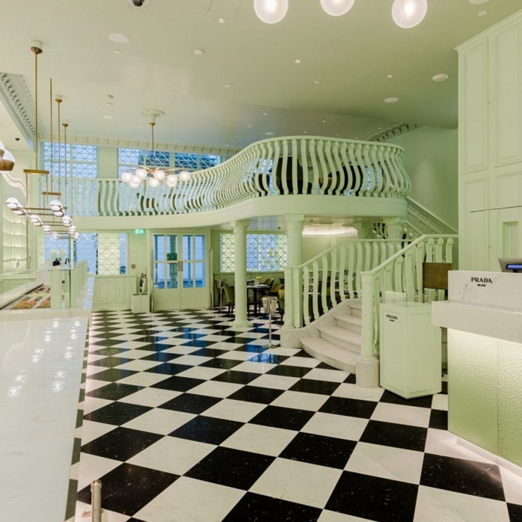 Planta principal Prada Caffè en Harrods