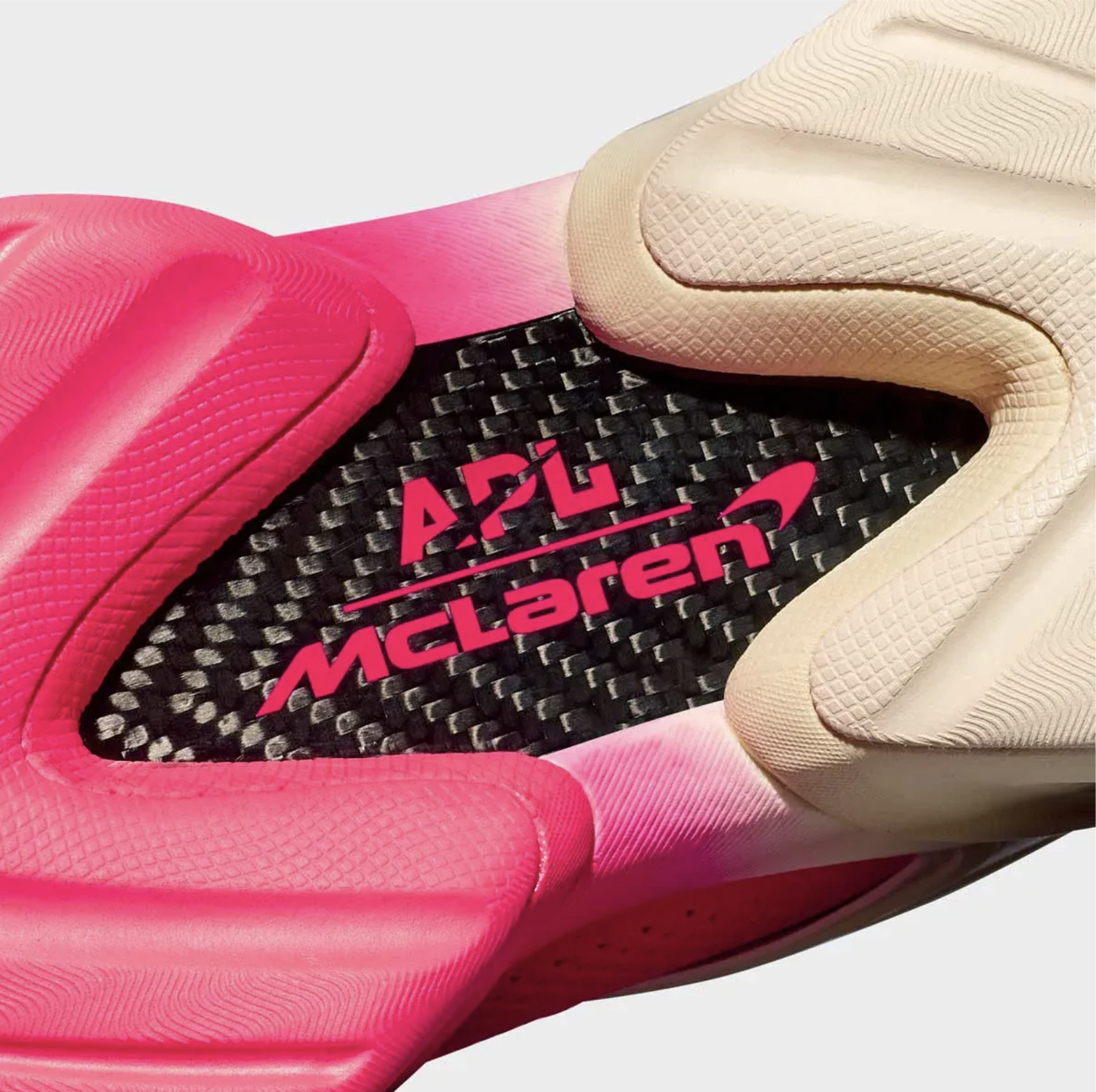 Zapatillas APL y MacLaren
