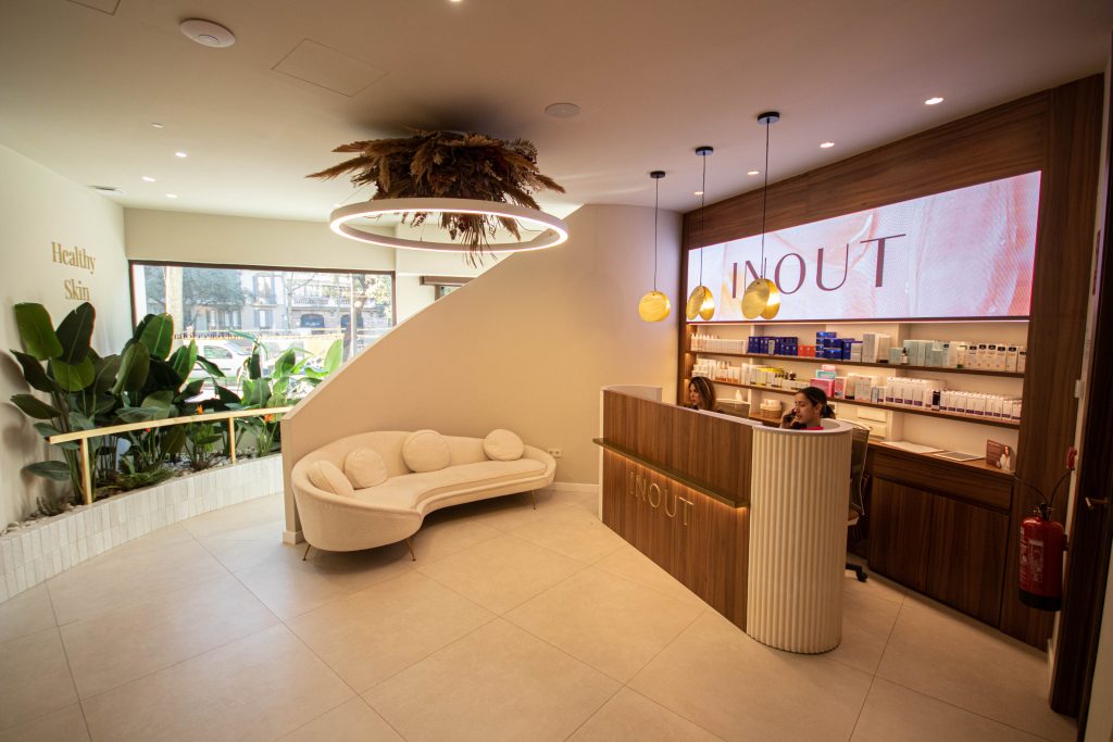  INOUT