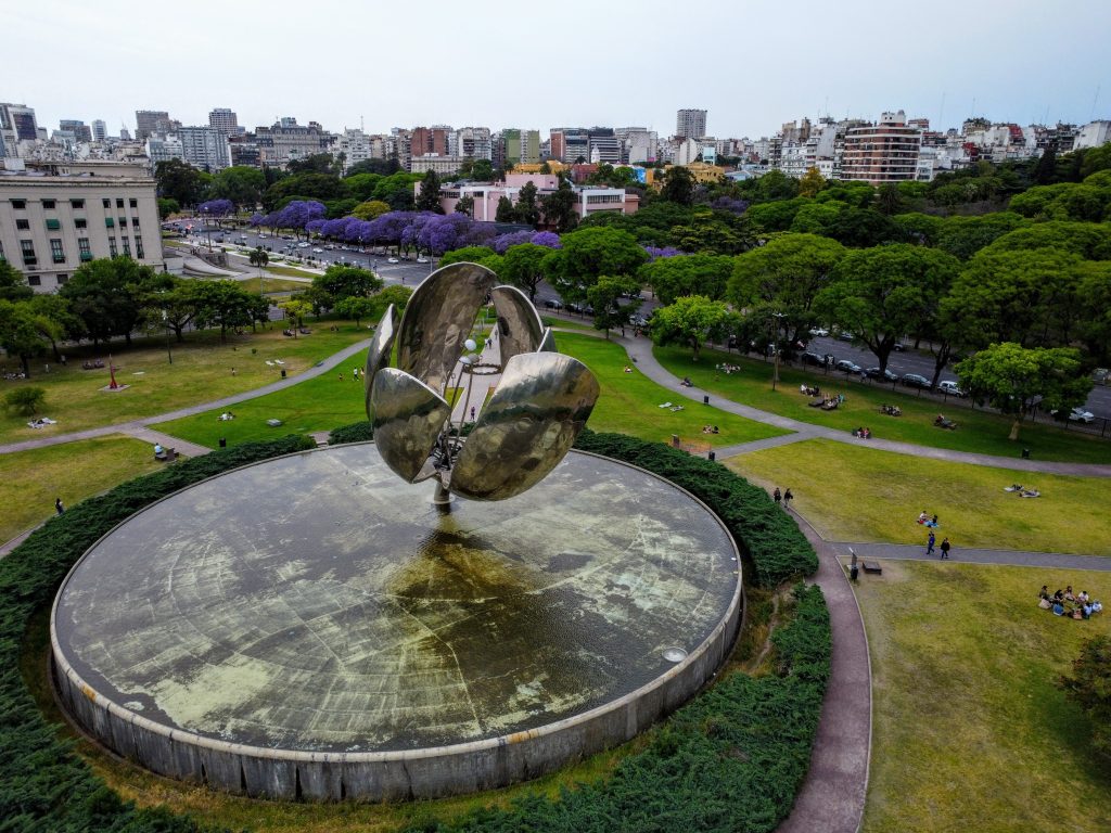 Floralis Gen&eacute;rica en Recoleta, Buenos Aires