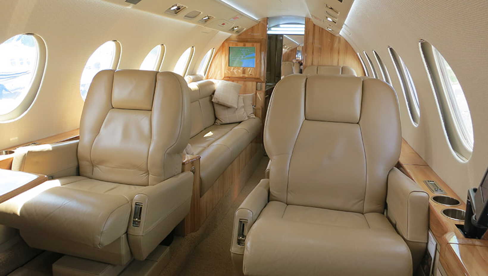 Dassault Falcon 50