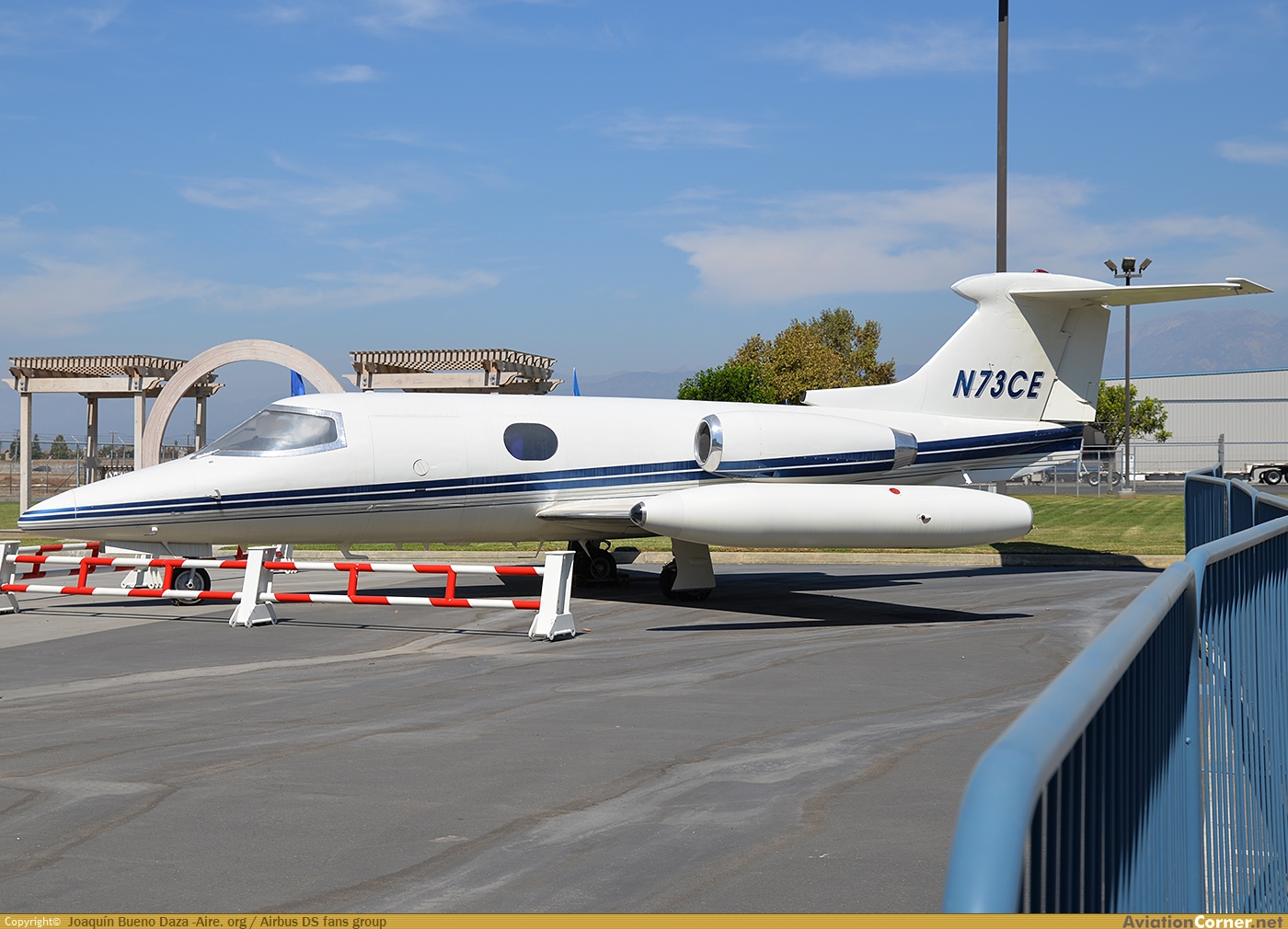 Learjet 23