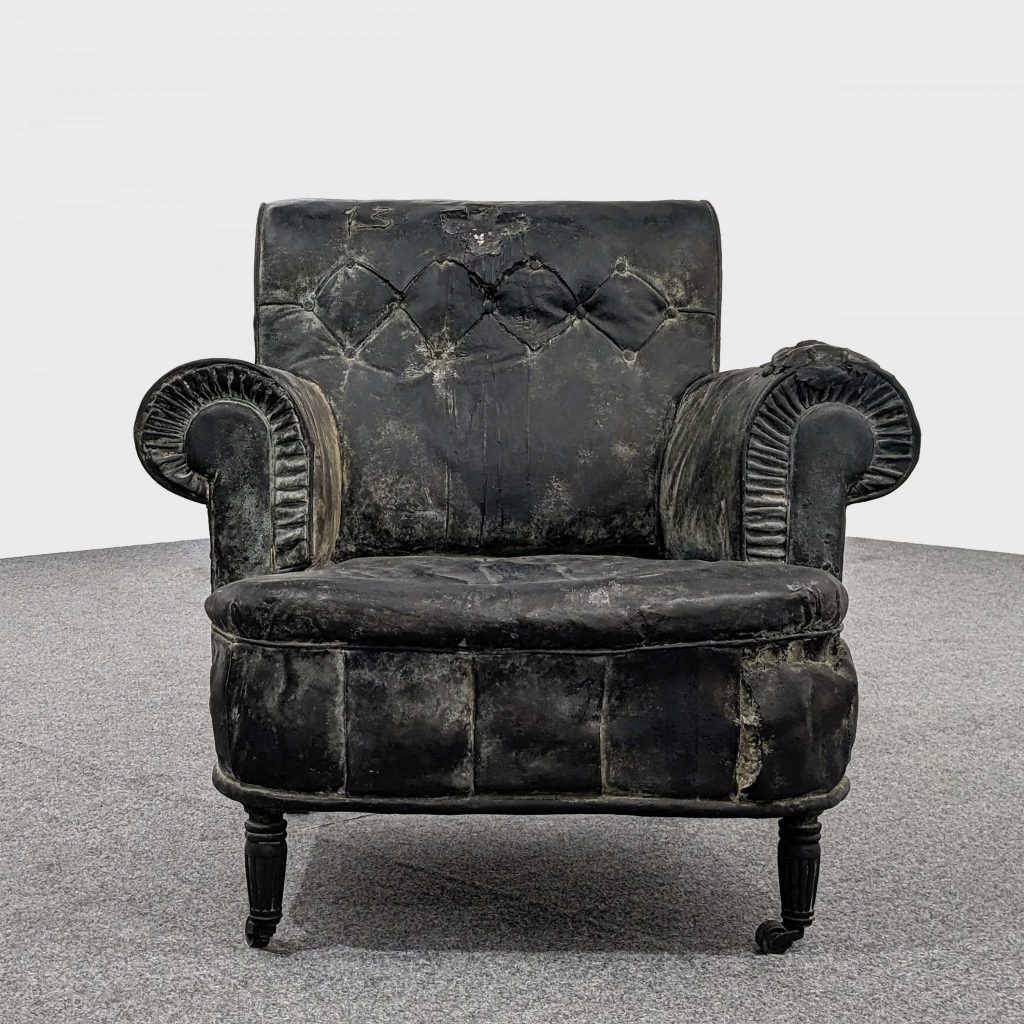 Tapies Butaca en la Galeria Leandro Navarro