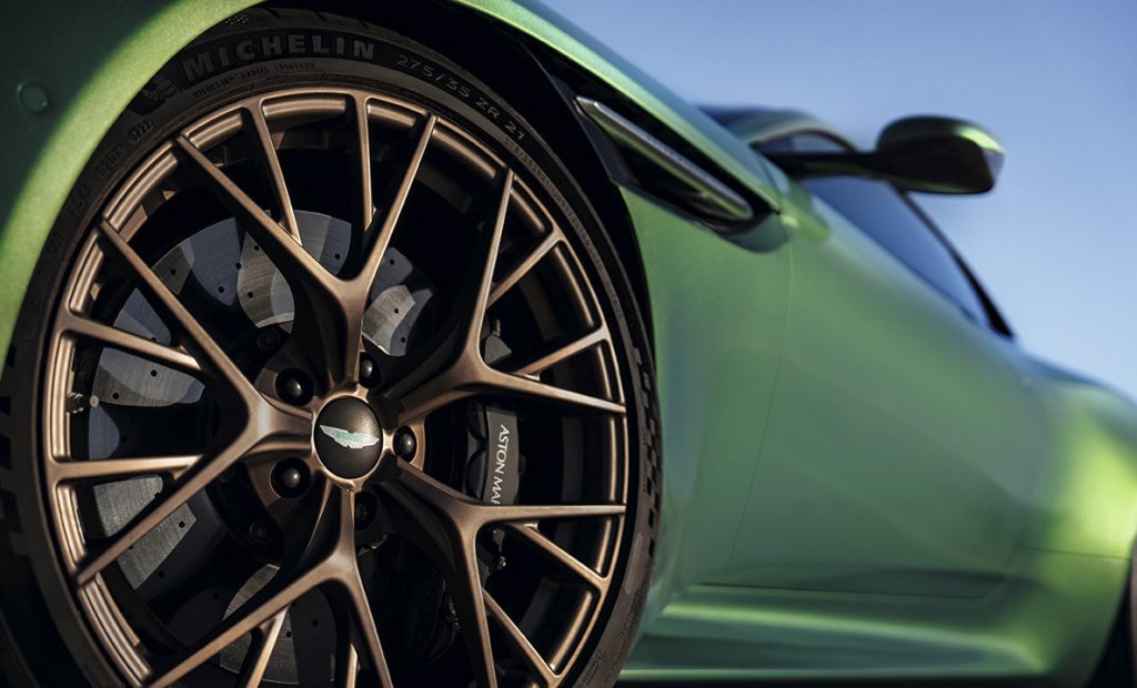 Aston Martin DB12