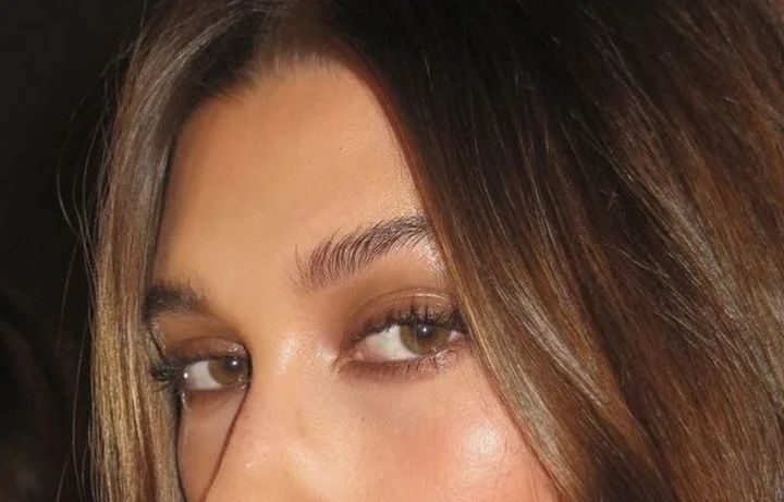 Ojos juntos
