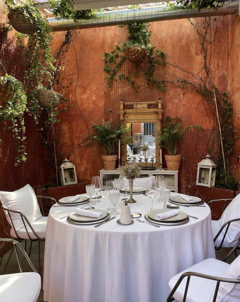 El patio del restaurante Ovillo