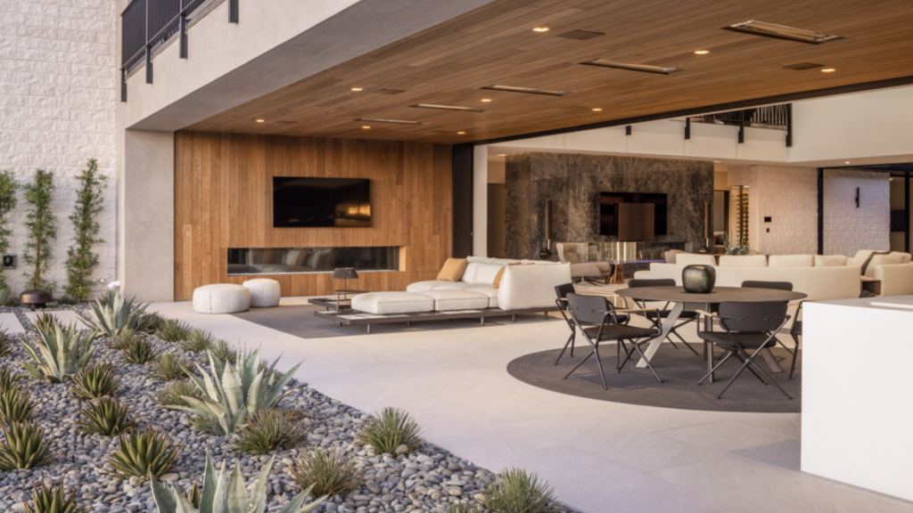 Terraza abierta en una mansi&oacute;n en Las Vegas