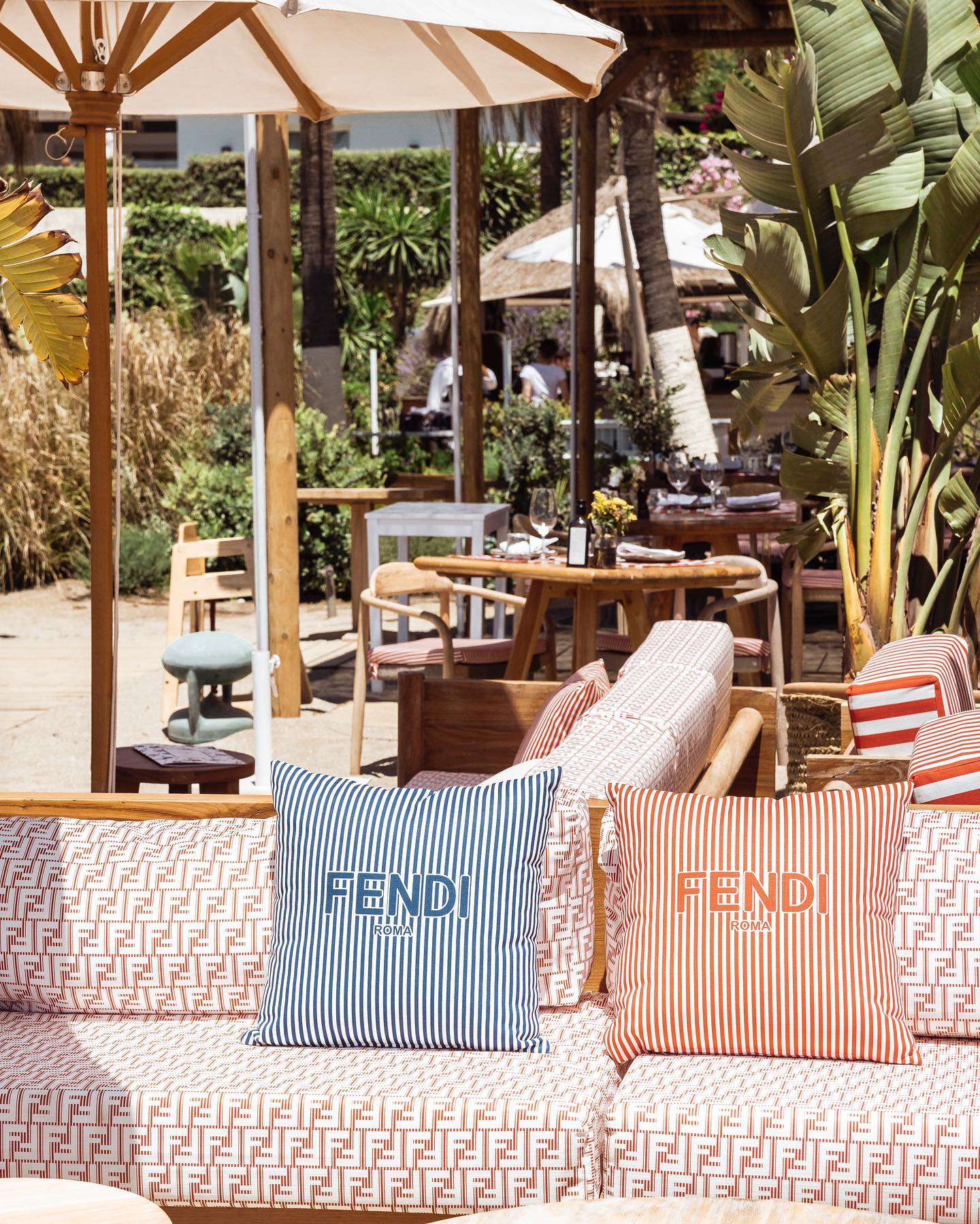 pop up Fendi