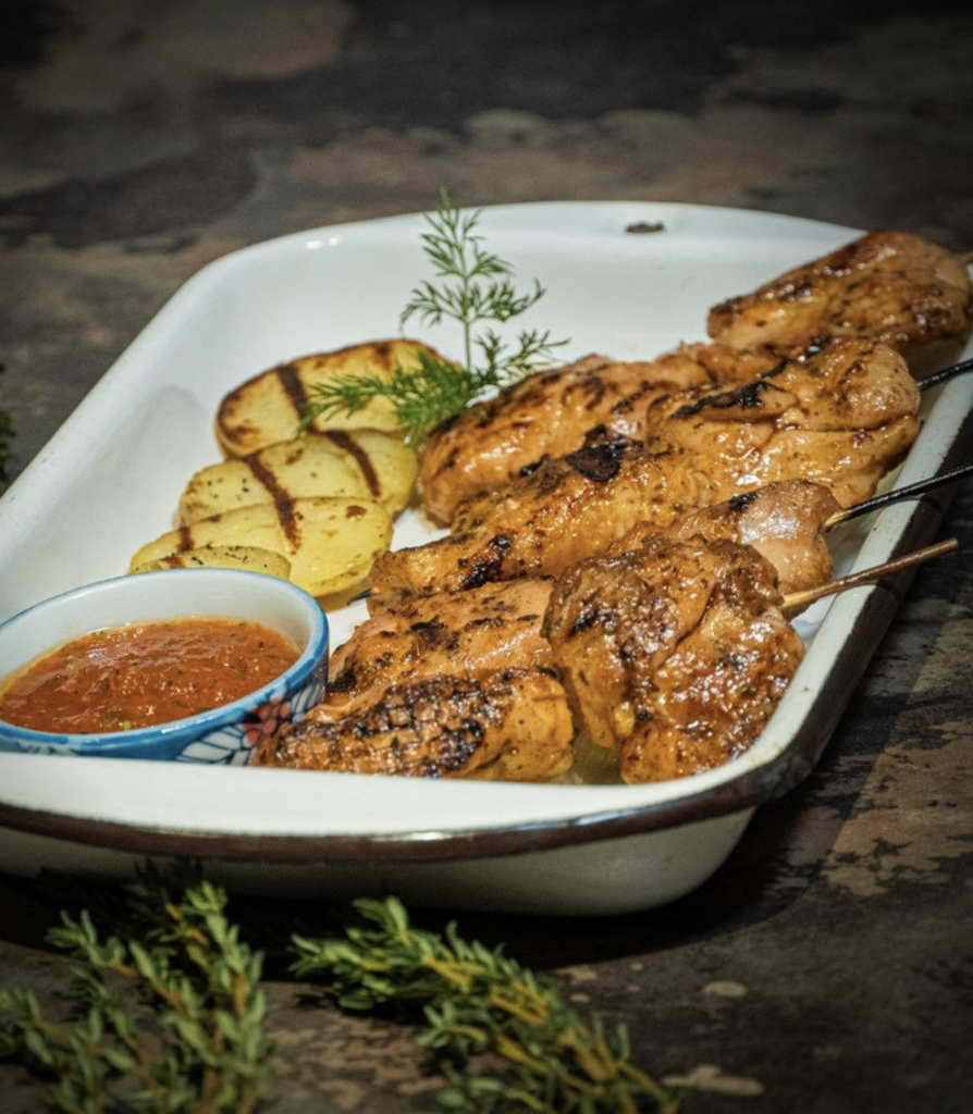 Pollo a la brasa en HUMO
