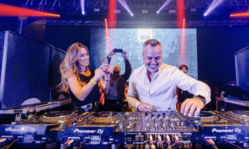 Mar&iacute;a Pombo con Juan Mag&aacute;n en el Suave Fest 2022