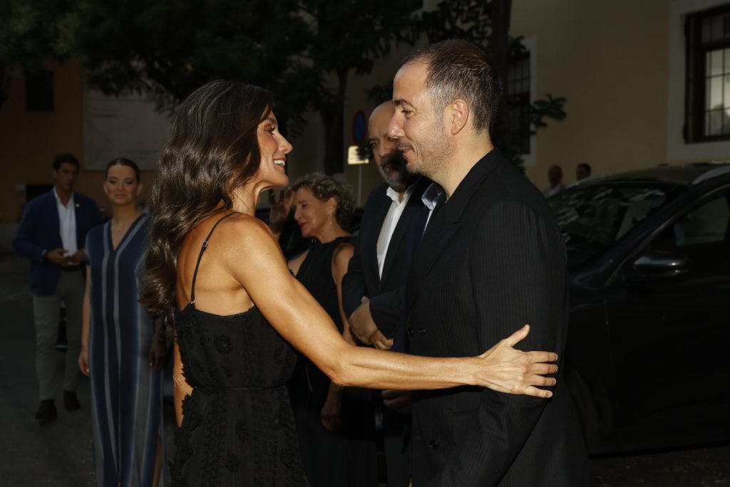 Los brazos torneados de Doña Letizia