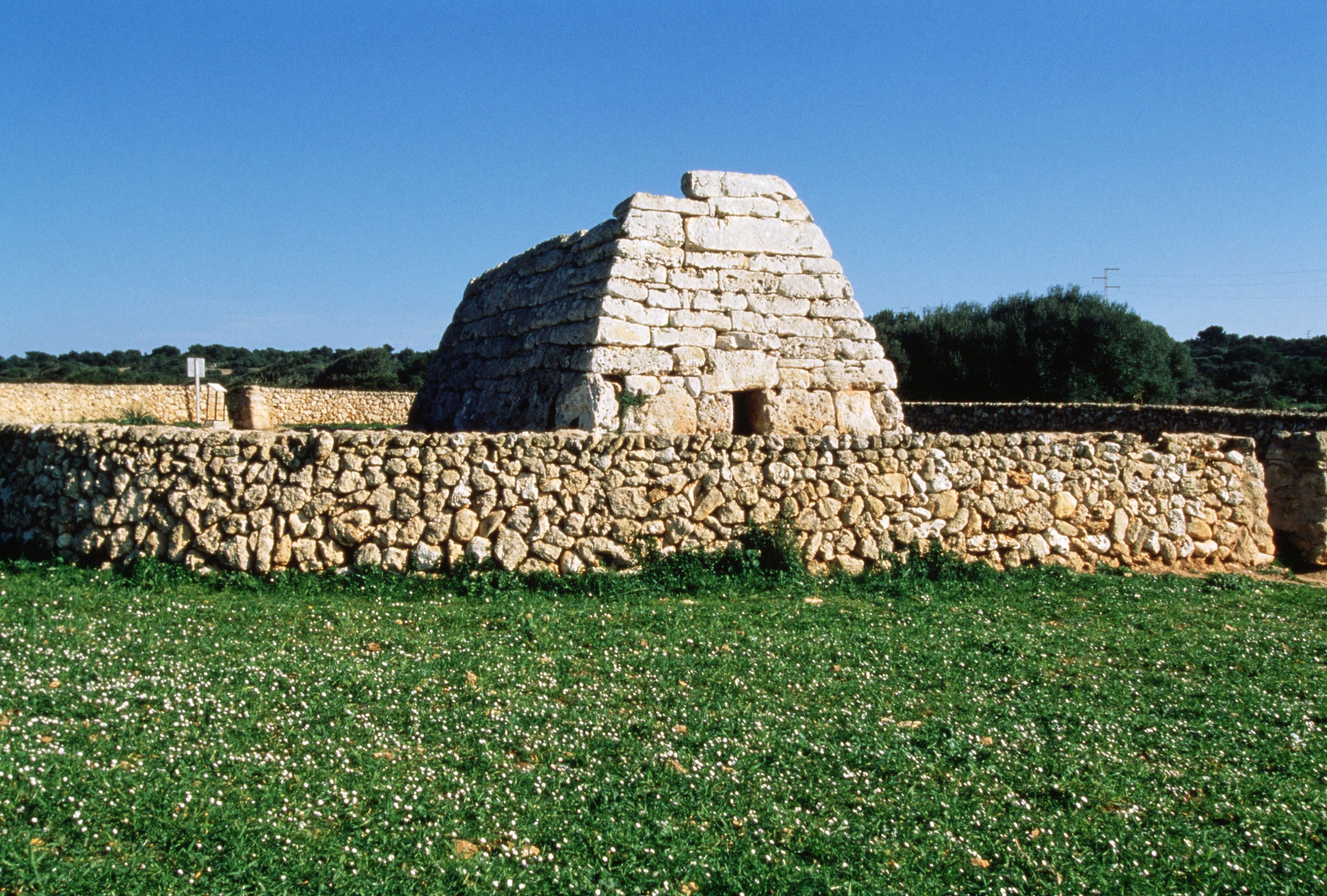 Naveta des Tudons