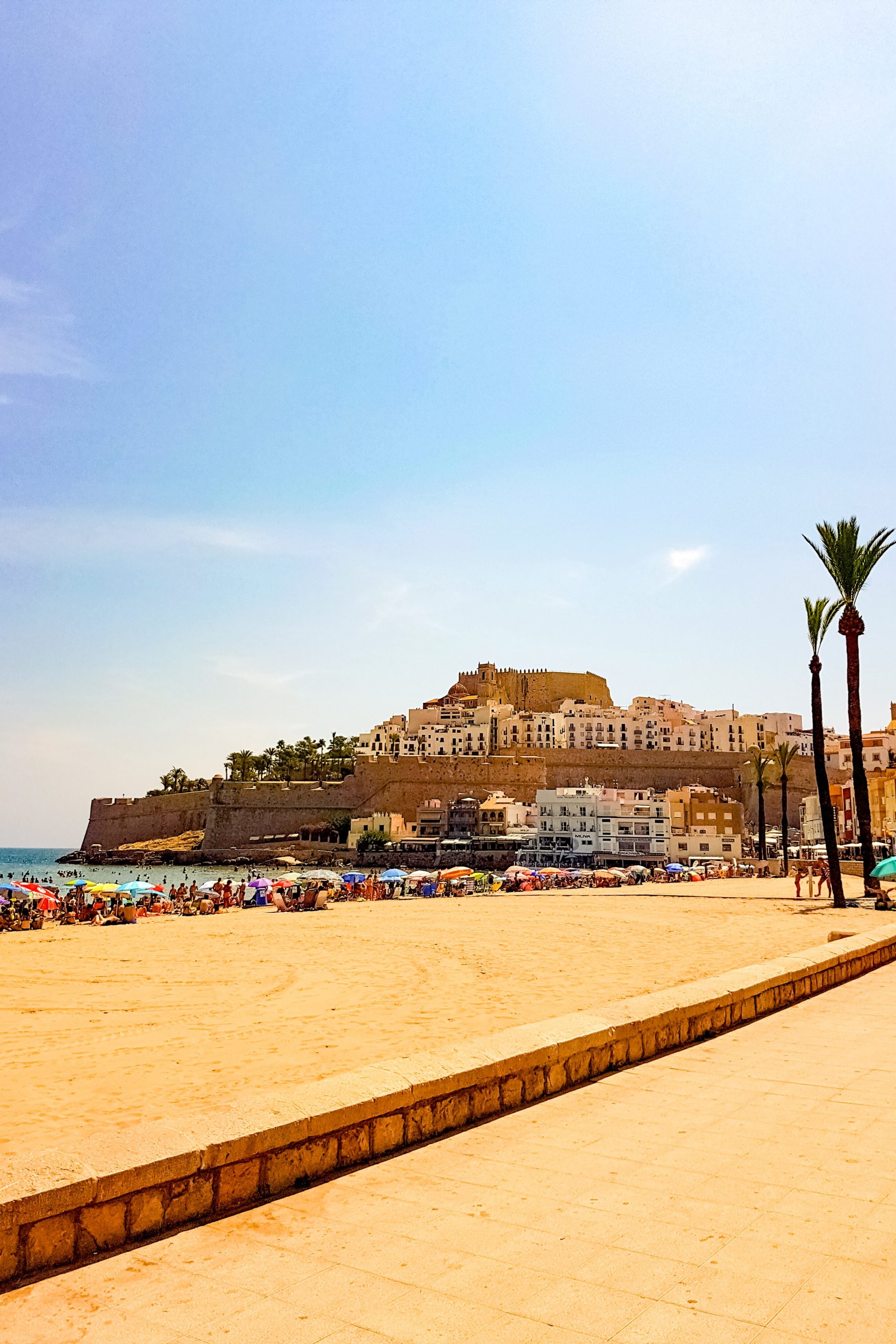 Pe&ntilde;&iacute;scola desde la playa