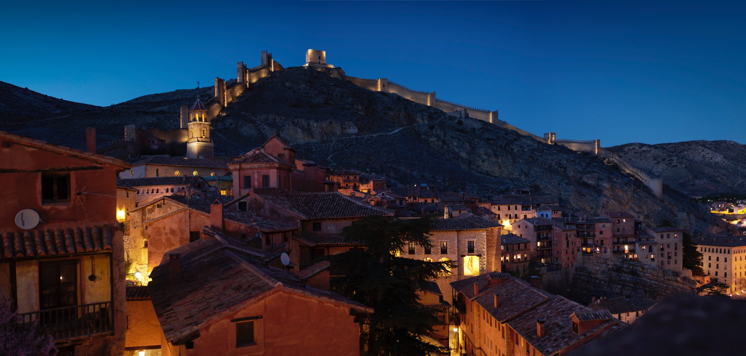 Albarrac&iacute;n de noche