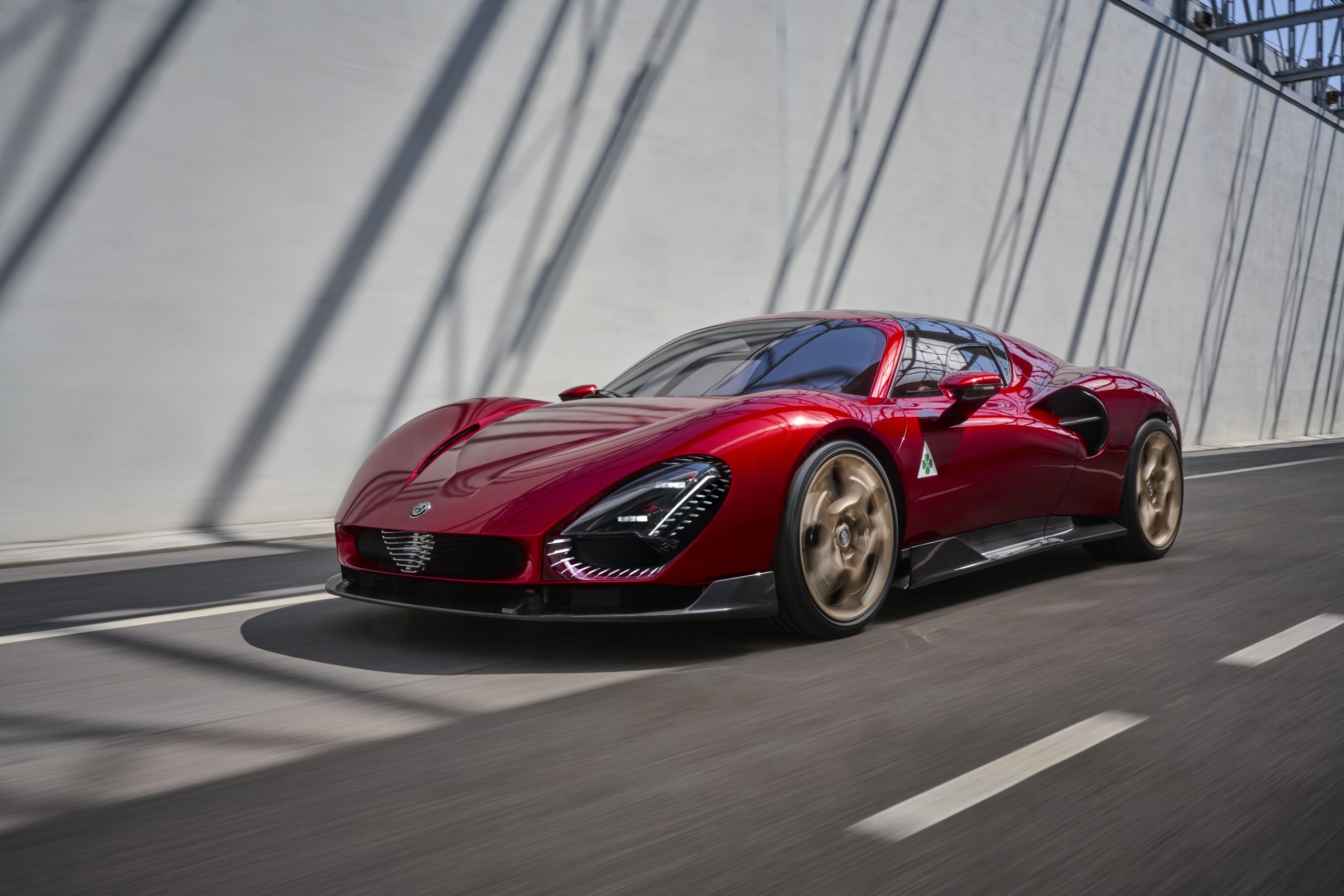 Dise&ntilde;o 33 Stradale