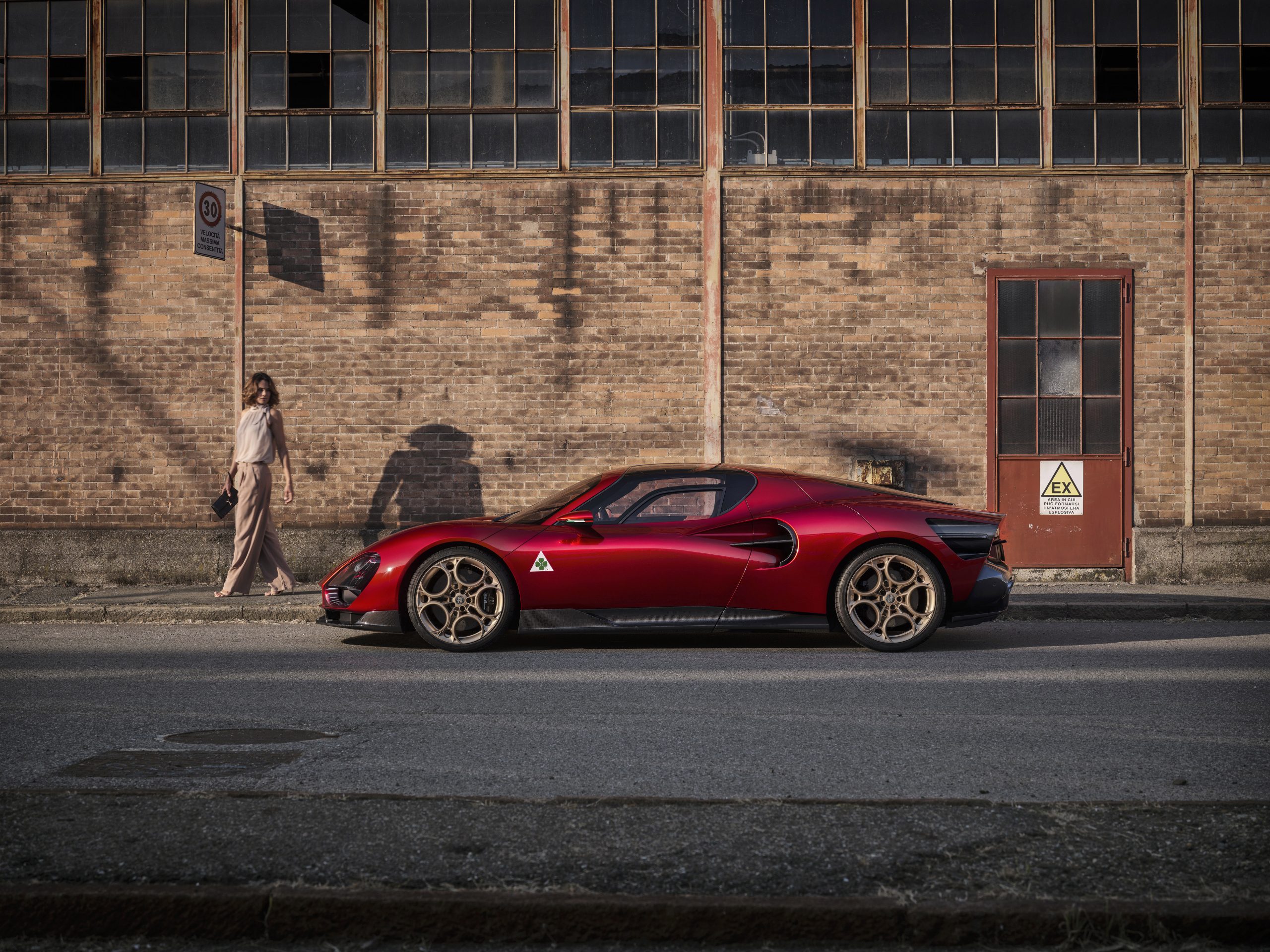 Alfa Romeo 33 Stradale 2023