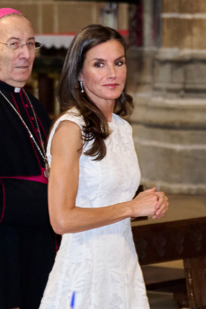 reina letizia brazos