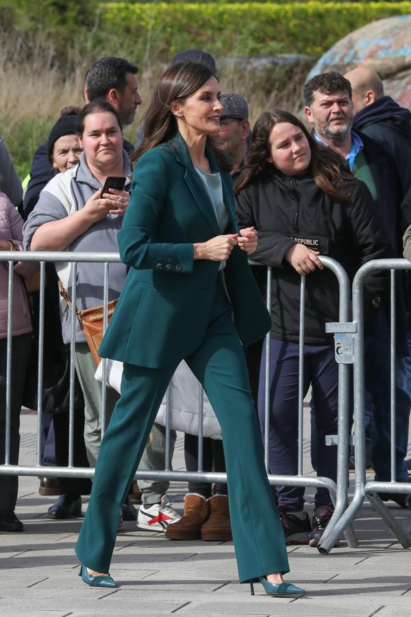 General traje chaqueta verde reina letizia