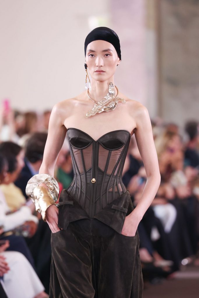Joyas tendencia temporada, joyas XXL, desfile Schiaparelli