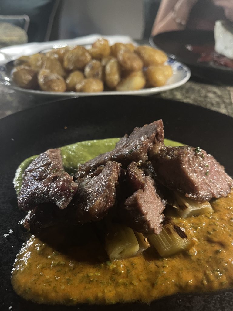 Carne a la brasa en Lado Ibiza