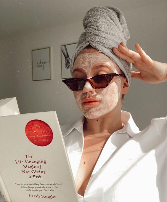 Exfoliante y libro