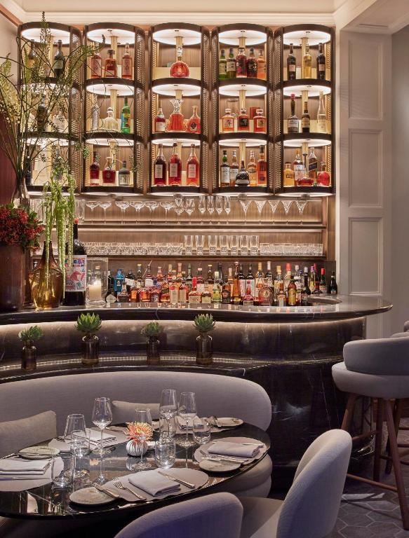 Champagne Hotel Londres