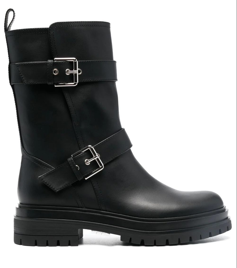Botas con hebillas
