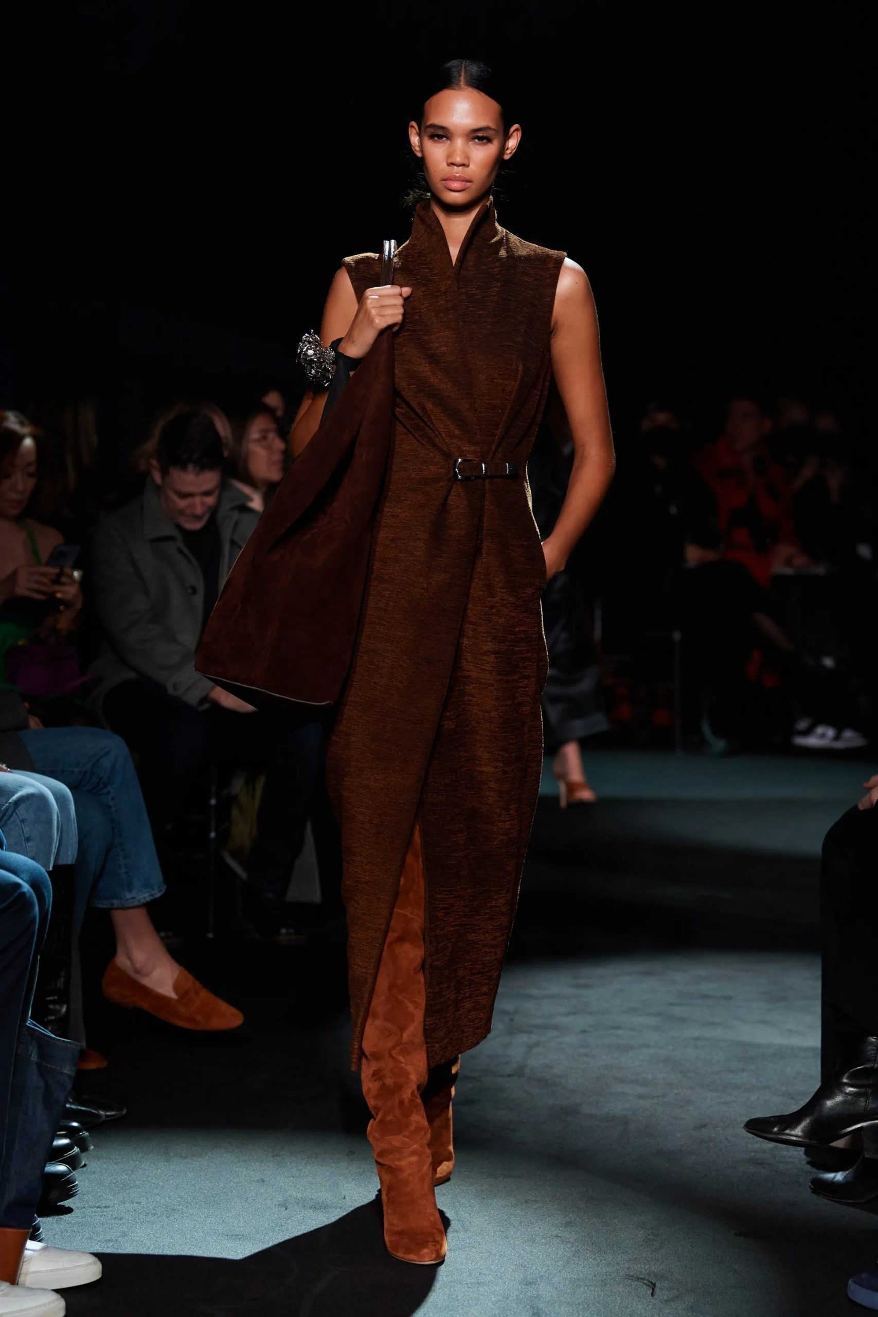 Botas ante colecci&oacute;n prefall 2023
