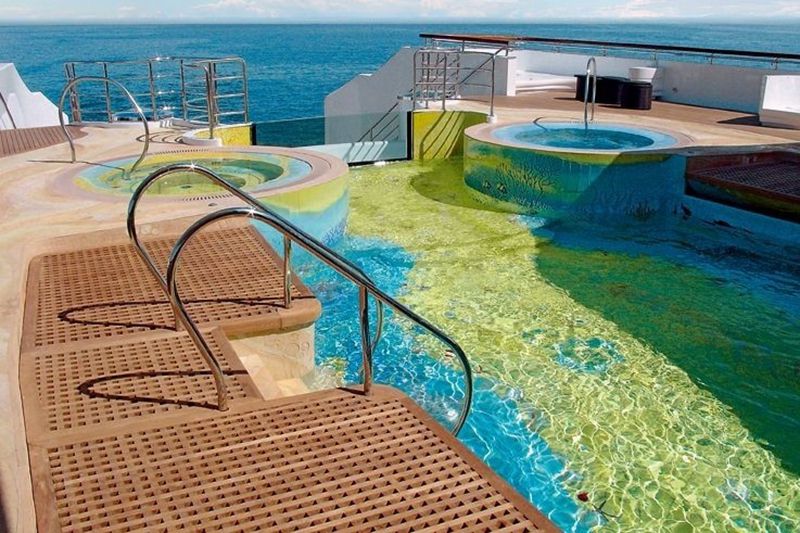 Piscina megayate Dubái