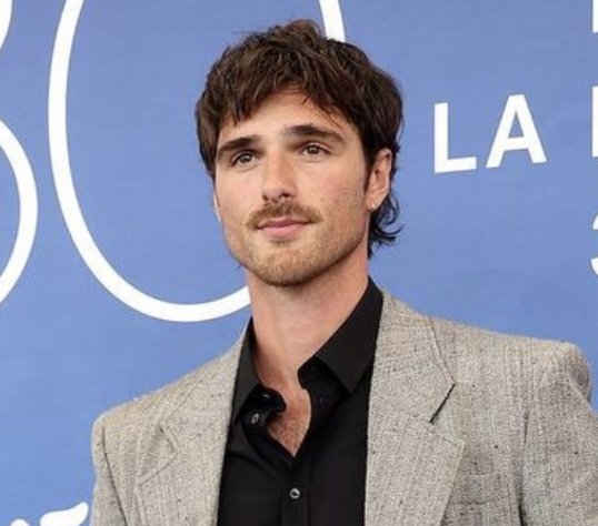 Jacob Elordi con reloj Cartier