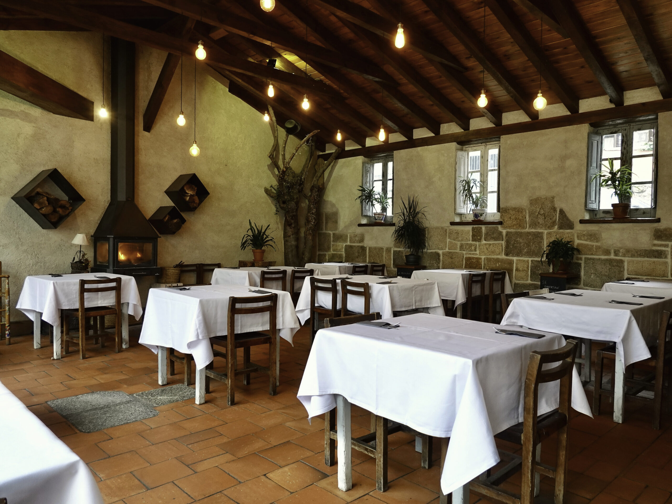 Interior del Asador de Ángel